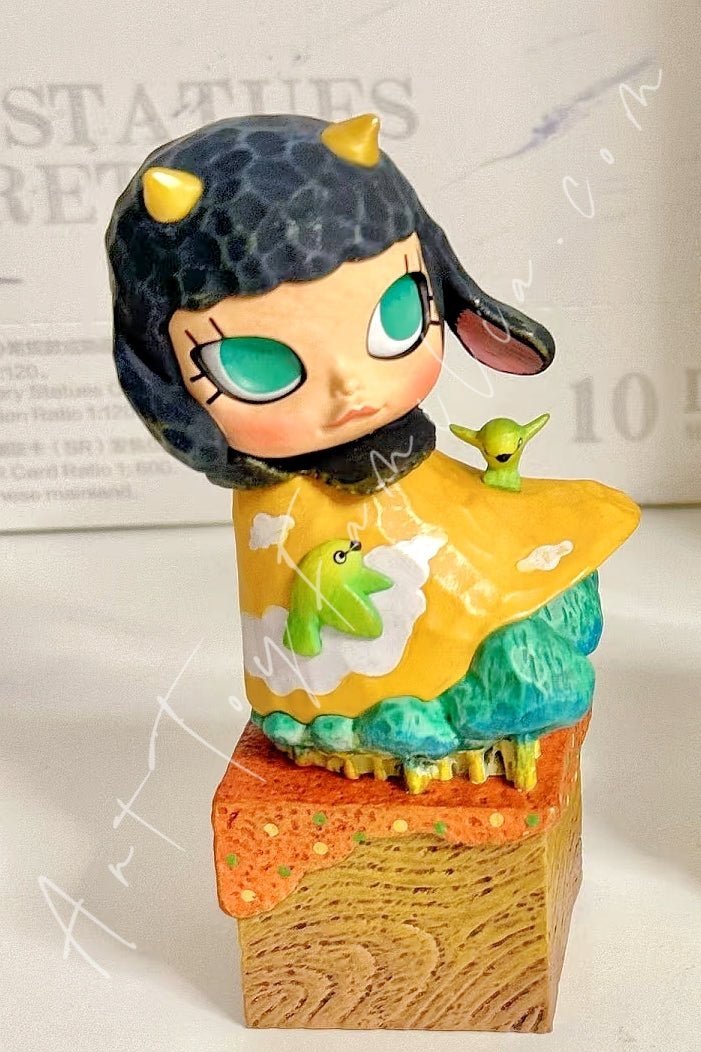 MOLLY Anniversary Statues Classical Retro 2 Series Figures | POP