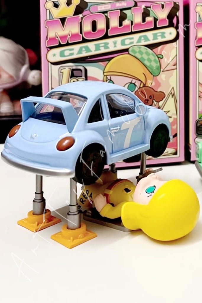 Molly Car Car Series – Art Toy Familia
