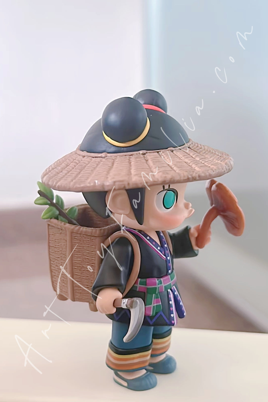 Popmart Molly Chinese Herbal-Ling Zhi Figurine