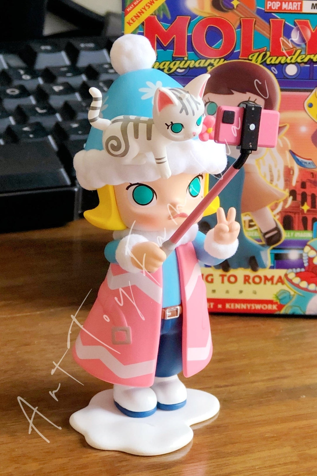 POP MART - Molly Imaginary Wandering Series Fantasy Winter Tour