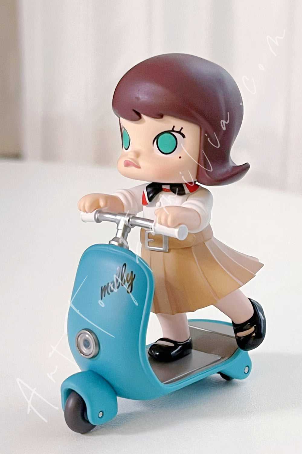 POP MART - Molly Imaginary Wandering Series Going to Roma