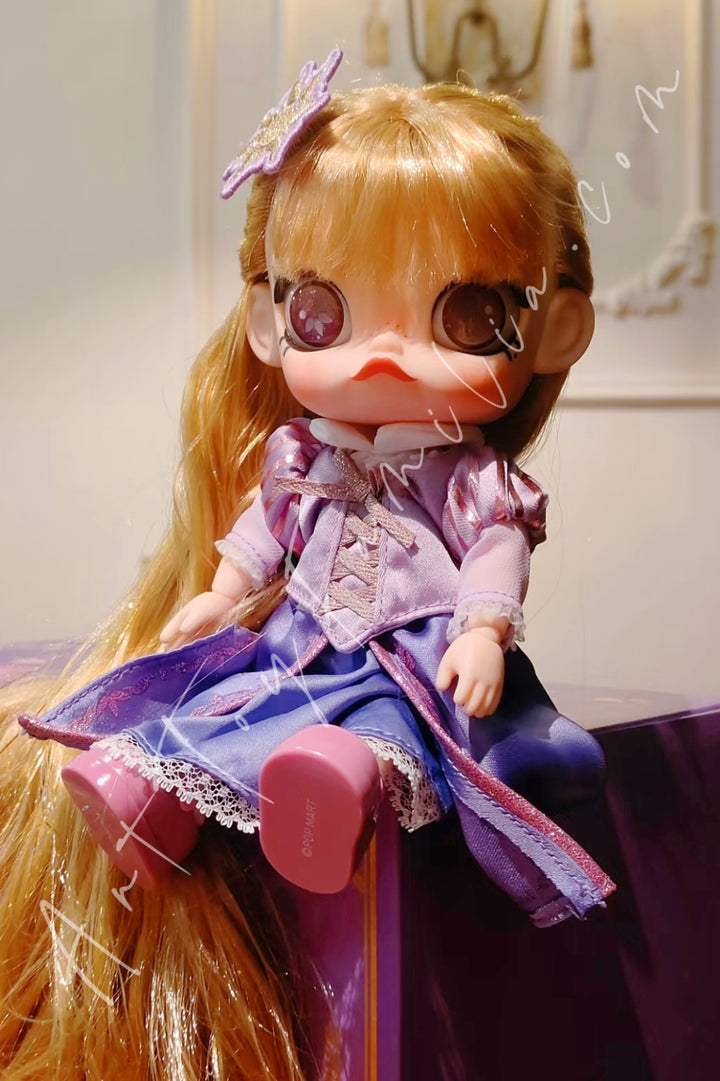 Popmart Molly Rapunzel 1/8 Action Figure