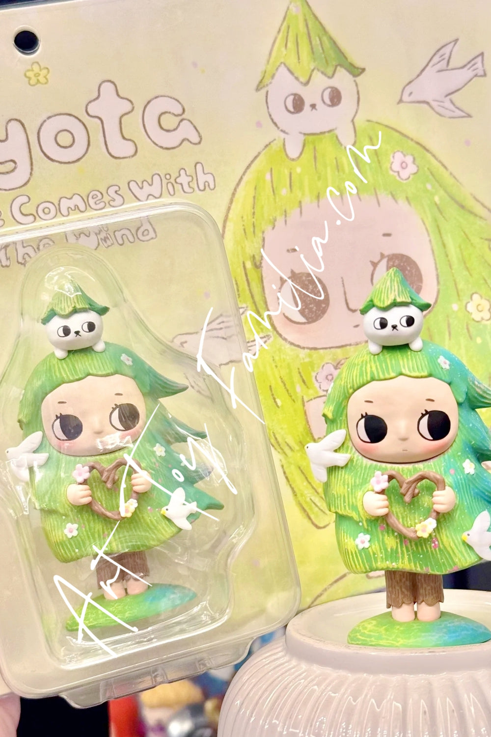 Popmart Nyota Love Comes With The Wind Figurine