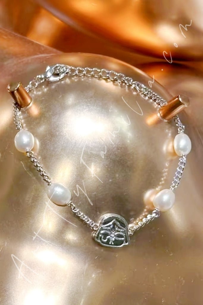 Popmart POPOP Jewelry Crybaby Crying For Love Series Classic Baroque Pearl Bracelet