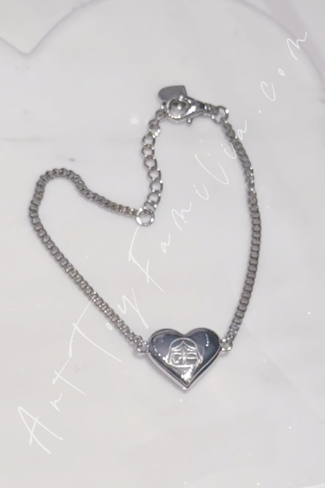 Popmart POPOP Jewelry Crybaby Crying For Love Series Heart Bracelet