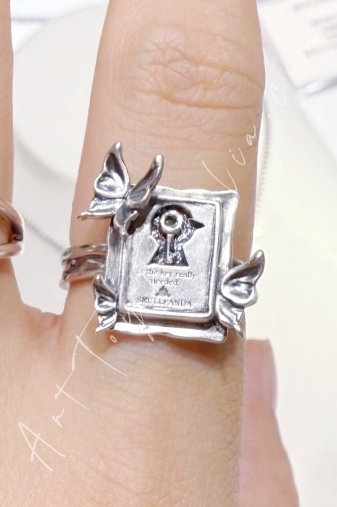 Popmart POPOP Jewelry Skullpanda The Self-Scape Series The Key Ring
