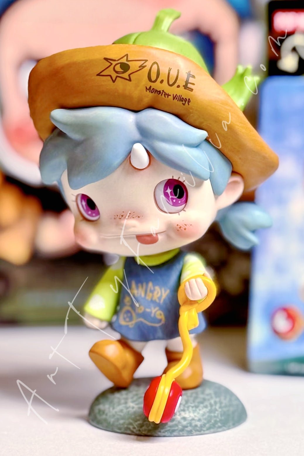 POP MART - Polar Monster Village Series Leybo