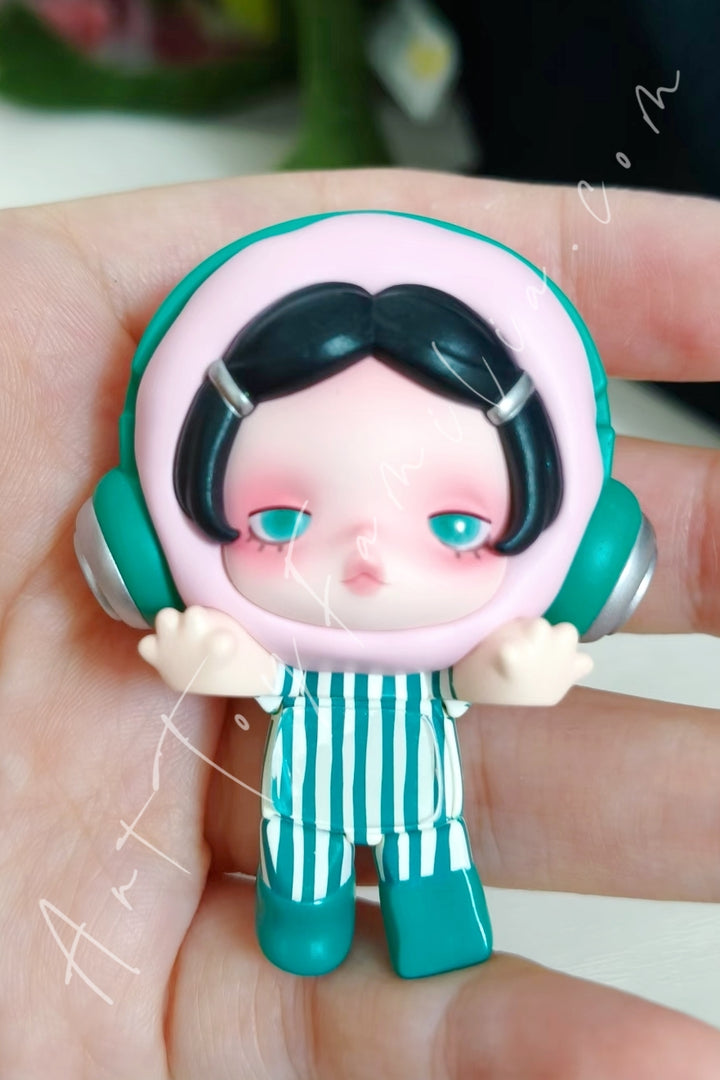 Popmart Pop Attach θ Skullpanda Off Mode Series Mute Mode