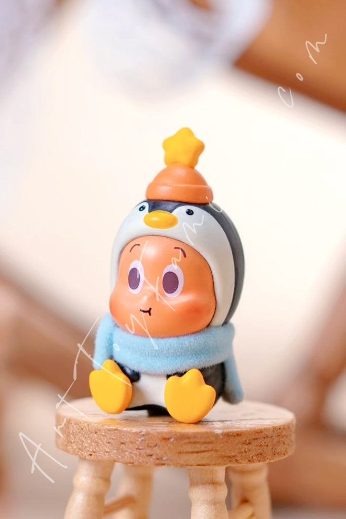 Popmart Pop Bean Fluffy & Cozy Series Twinkle Twinkle Cozy Penguin