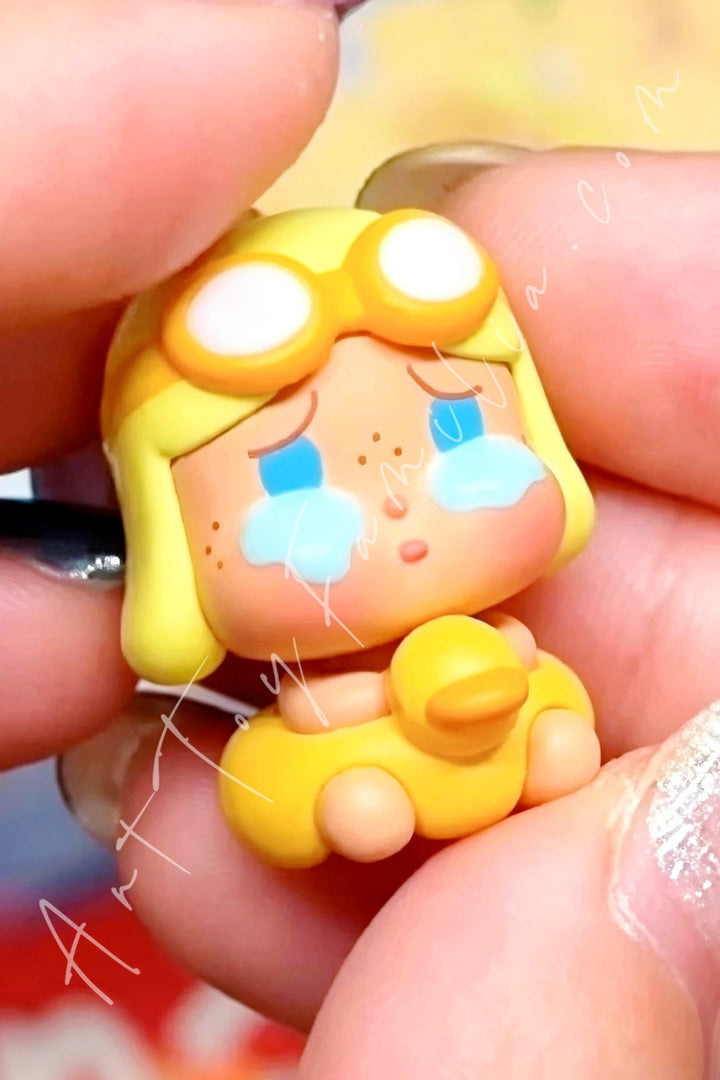 Popmart Pop Bean Island Vacation Series CRYBABY Sun Bath