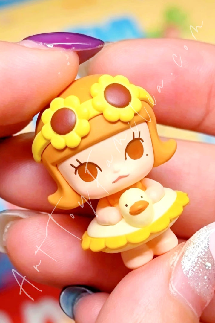 Popmart Pop Bean Island Vacation Series MOLLY Sunflower Drift