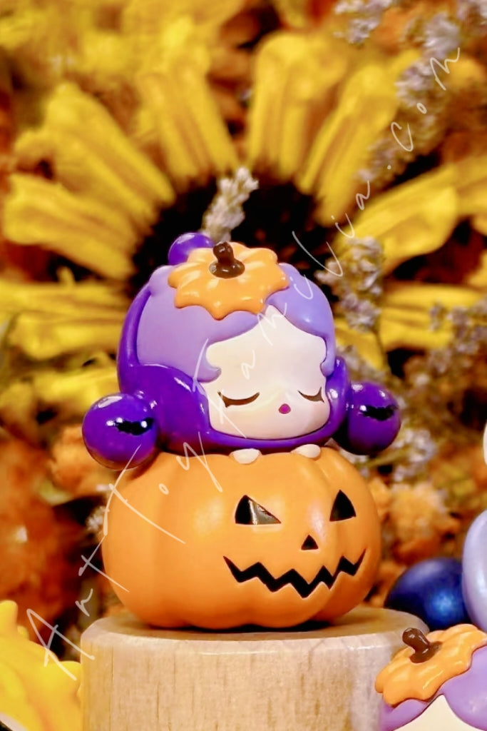 Popmart Pop Bean Pumpkin Halloween Series Skullpanda