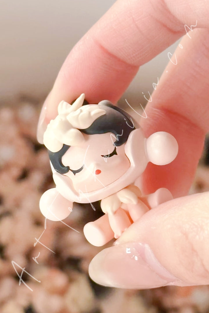 Popmart Pop Bean Skullpanda Series Fluffy Feather