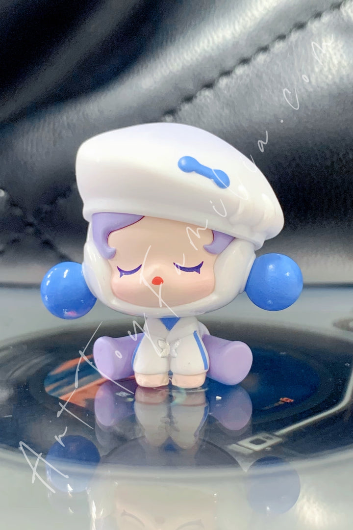 Popmart Pop Bean Skullpanda Series Meditator