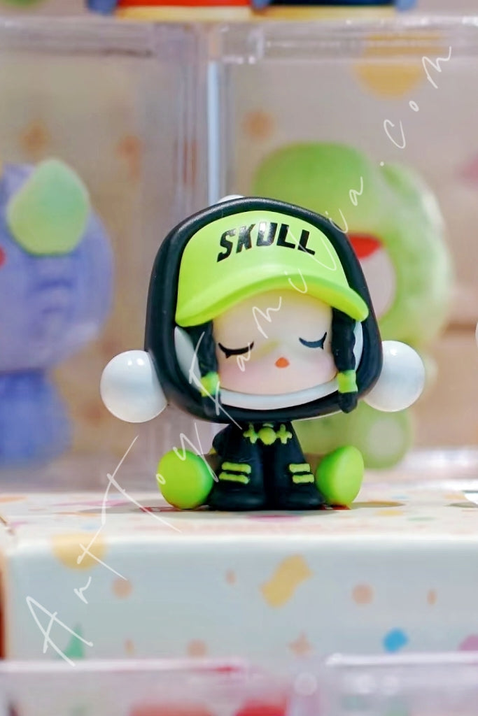 Popmart Pop Bean Skullpanda Series Wanderer