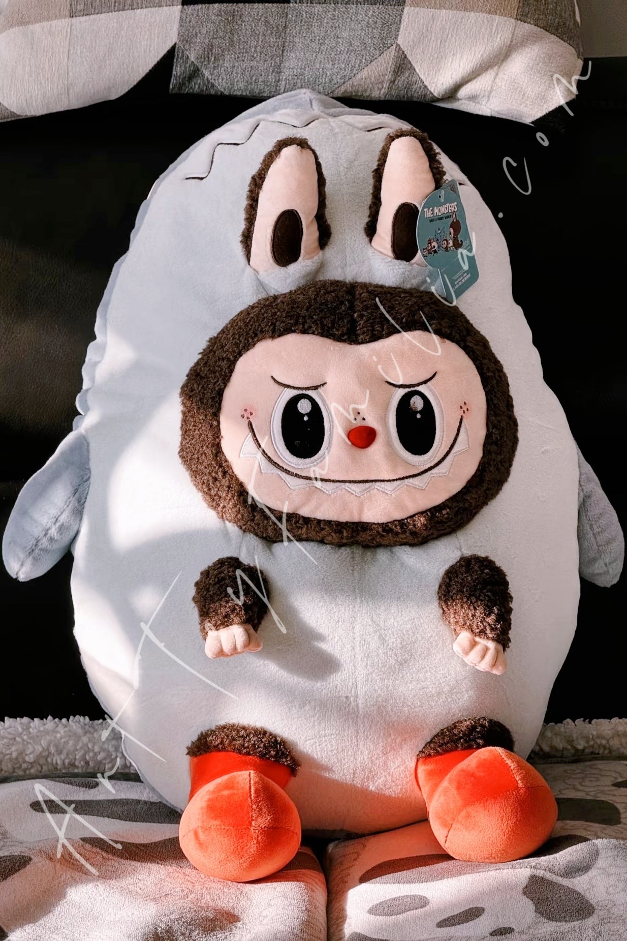 POP MART Popmart Pop Land Carnival Series Labubu Shark Pillow