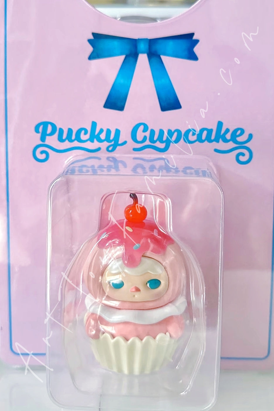Popmart Pucky Cupcake Figurine