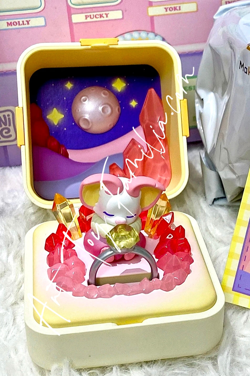 Popmart Romantic Ring Box Series Yoki