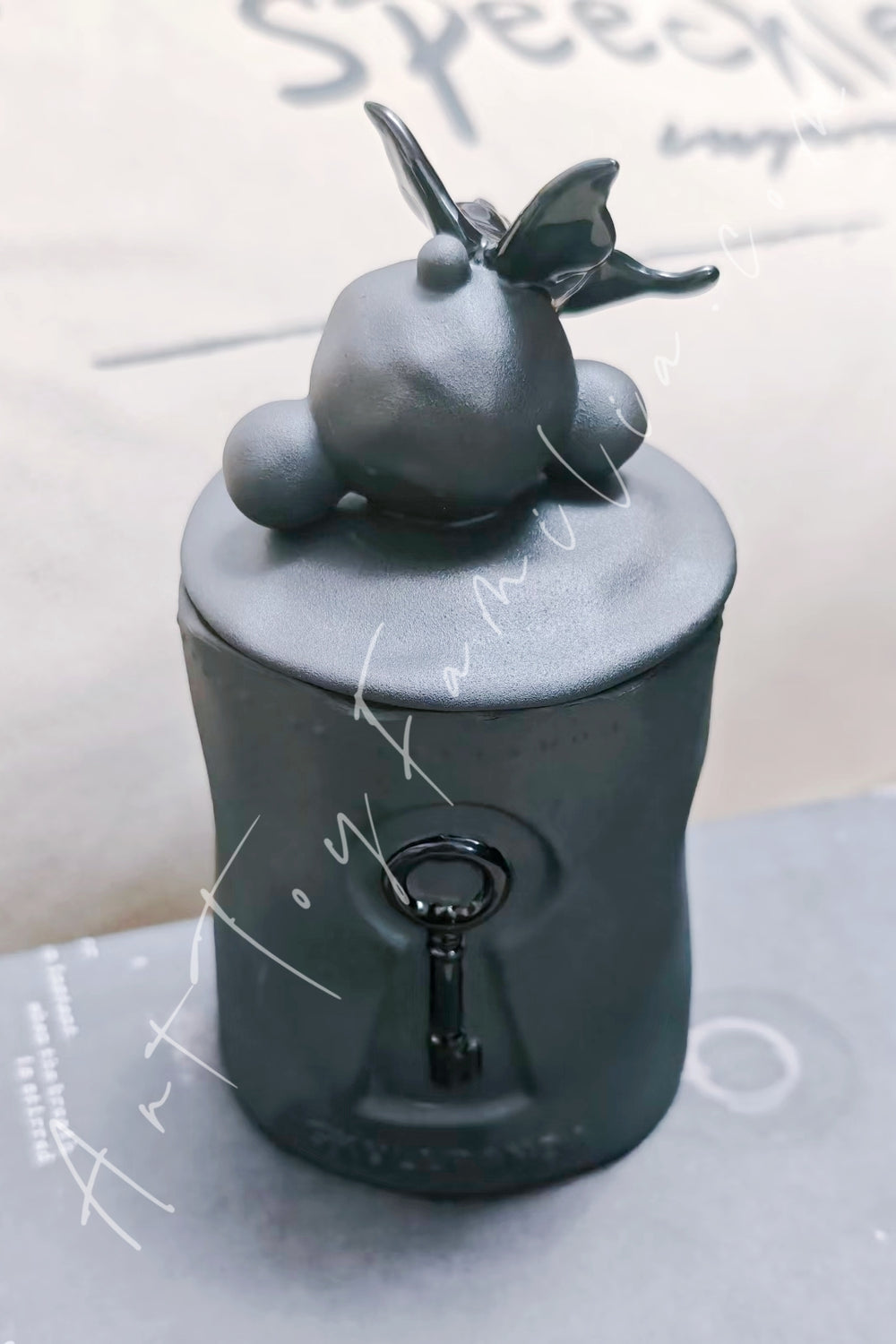 Popmart Skullpanda Cage-Uncage Exhibition Scented Candle Black