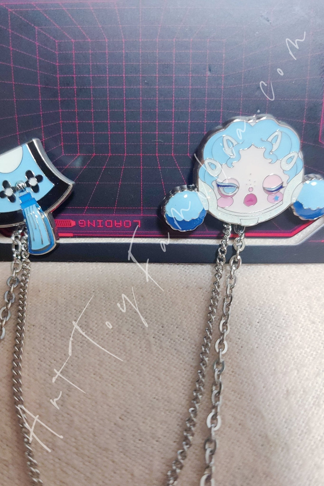 POP MART - Skullpanda City Of Night Series Badge - 夜之城系列徽章 Heart Seeker - 心灵捕者