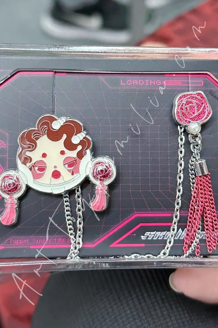 POP MART - Skullpanda City Of Night Series Badge - 夜之城系列徽章 Puppet Singer - 木偶歌者