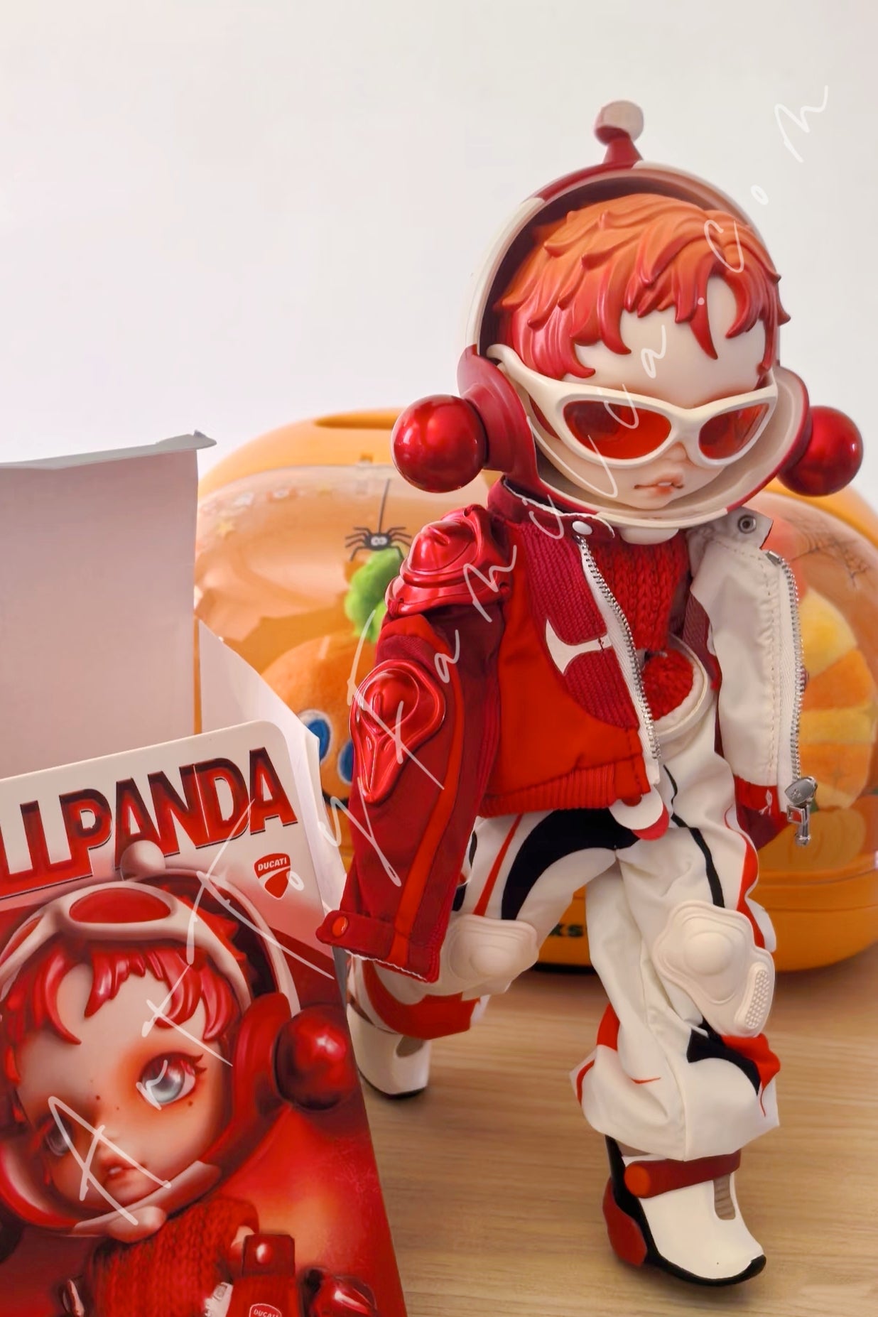 SKULLPANDA x DUCATI アクションフィギュア Skullpanda × DUCATI 1/6 Action Figure - Skullpanda × DUCATI 1/6可