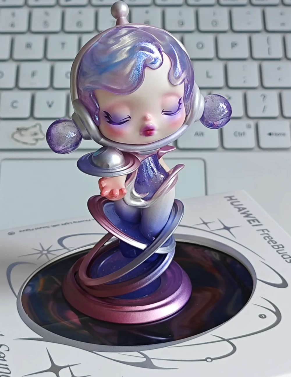 Popmart Skullpanda Flowing Light With Sound Figurine