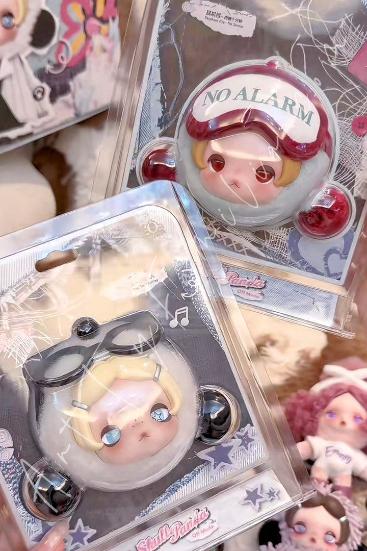 Popmart θ Skullpanda Off Mode Series Earphone Bag