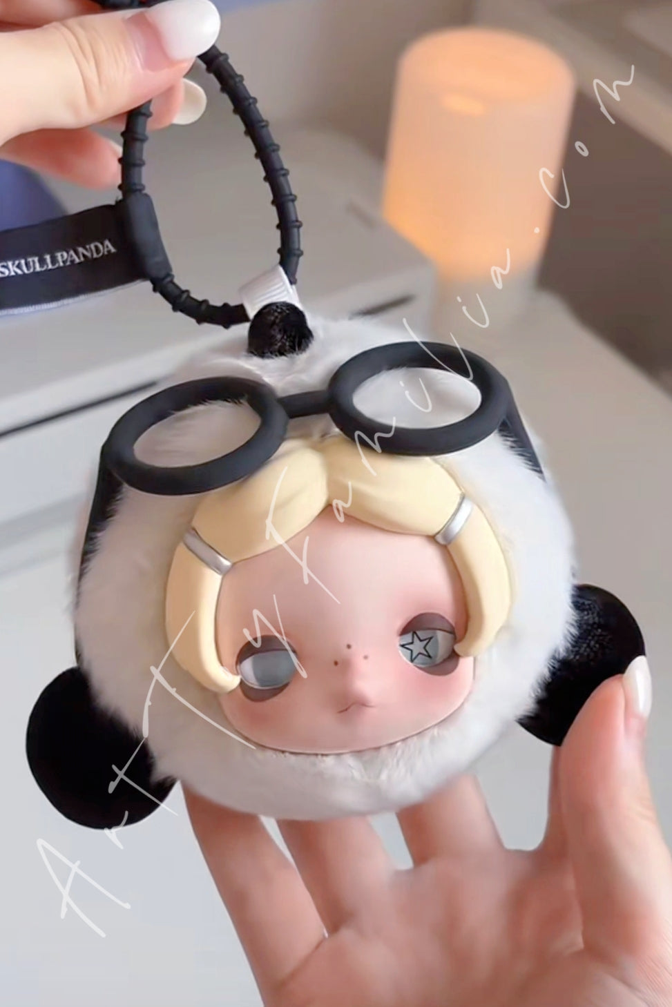 θ SKULLPANDA Off Mode Series Earphone Bag | POP MART – Art Toy Familia