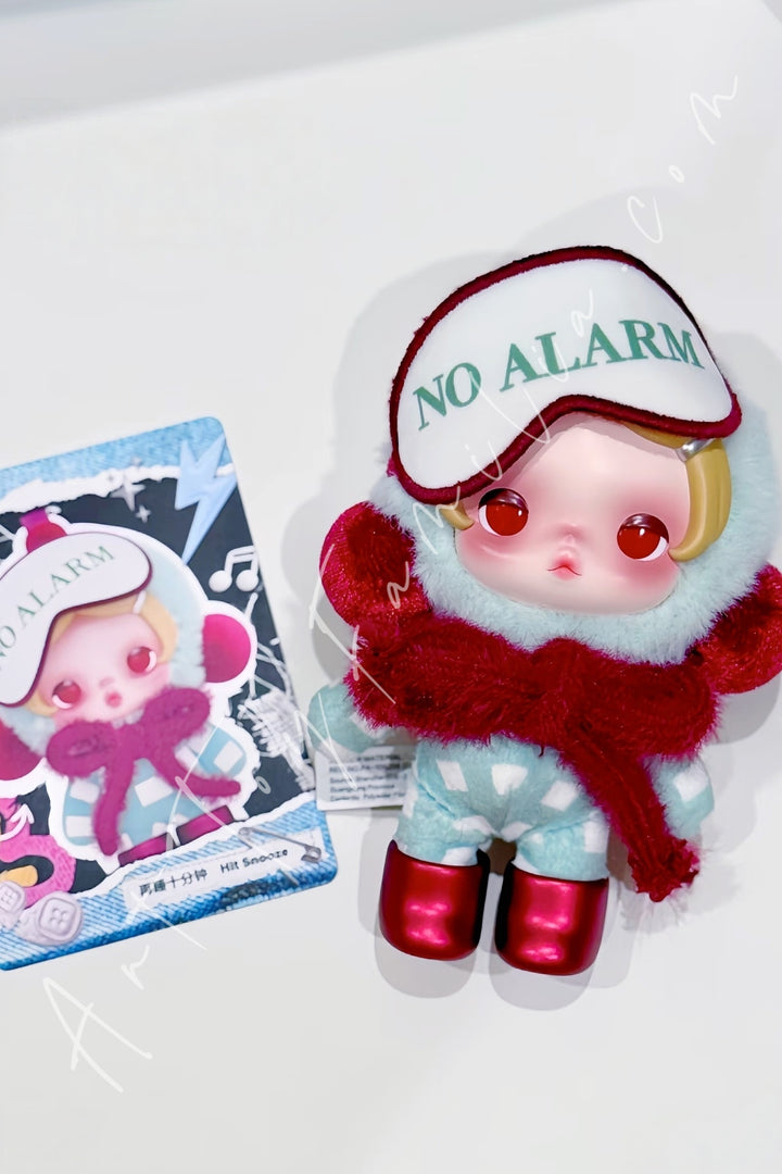 Popmart θ Skullpanda Off Mode Series Plush Doll Pendant Hit Snooze