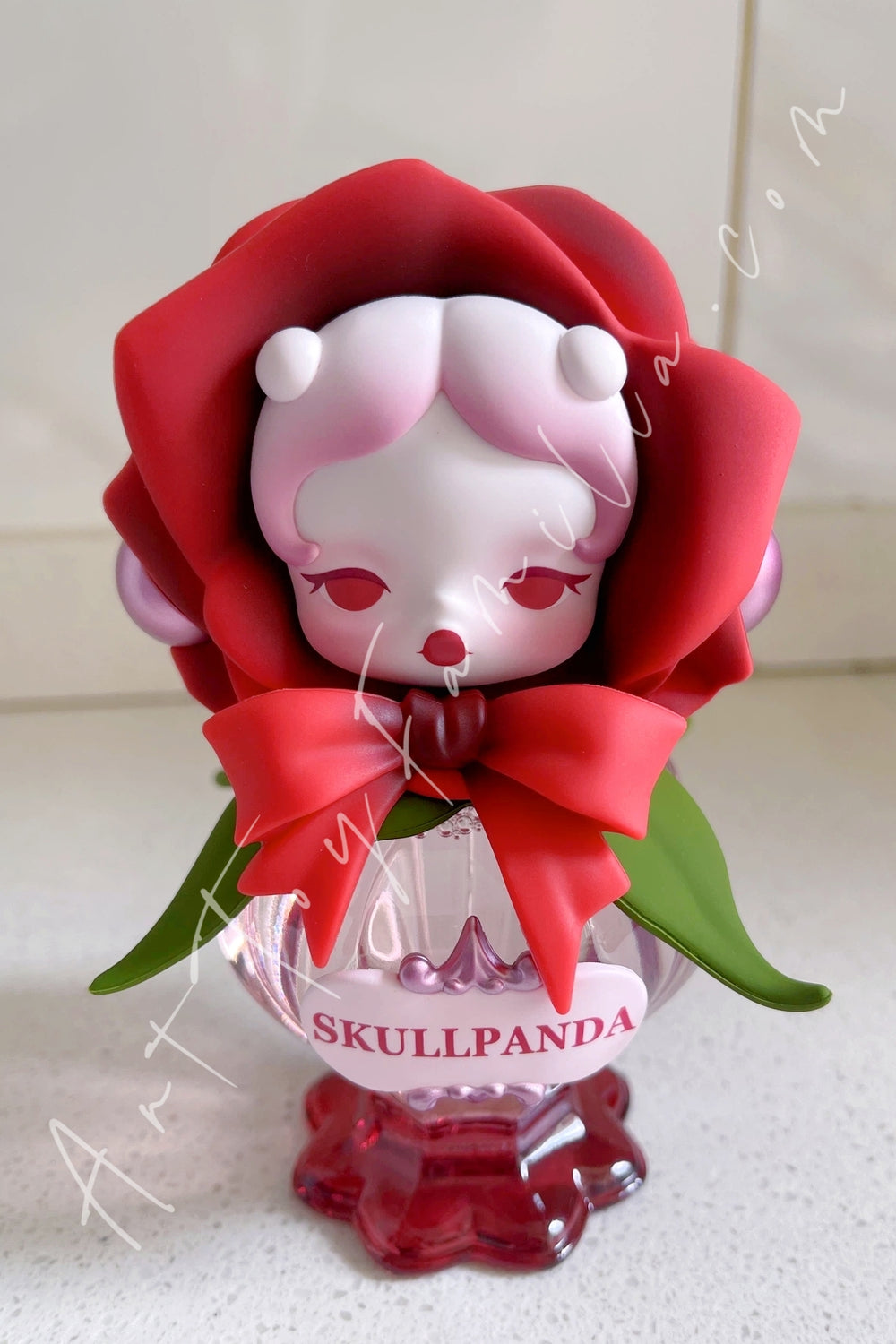 POP MART - Skullpanda Petals in Four Acts Series Fragrance Spray The Vow