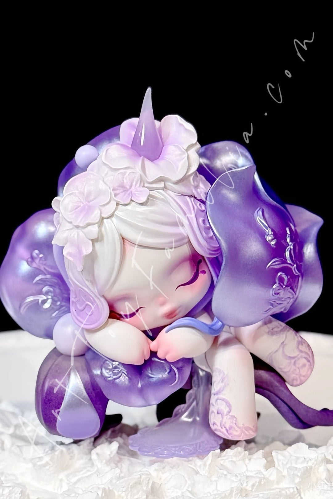 POP MART - Skullpanda Petals in Four Acts Series The Budding Fable