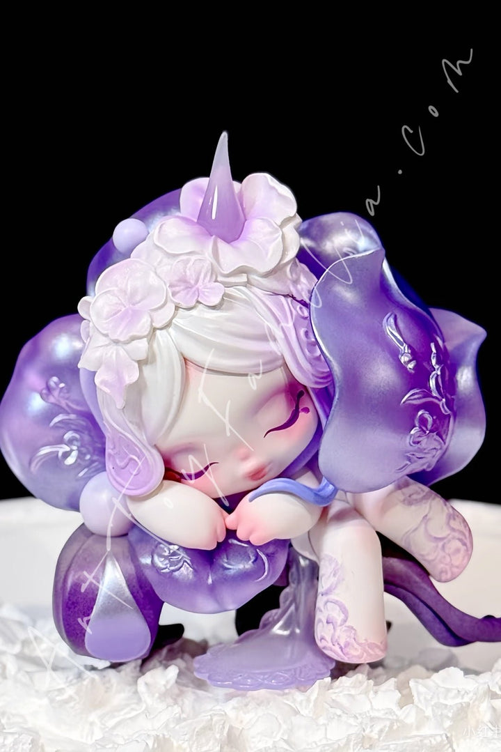 POP MART - Skullpanda Petals in Four Acts Series The Budding Fable