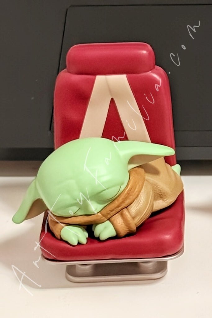 POP MART - Star Wars Grogu Tiny But Mighty Series Cozy Nap