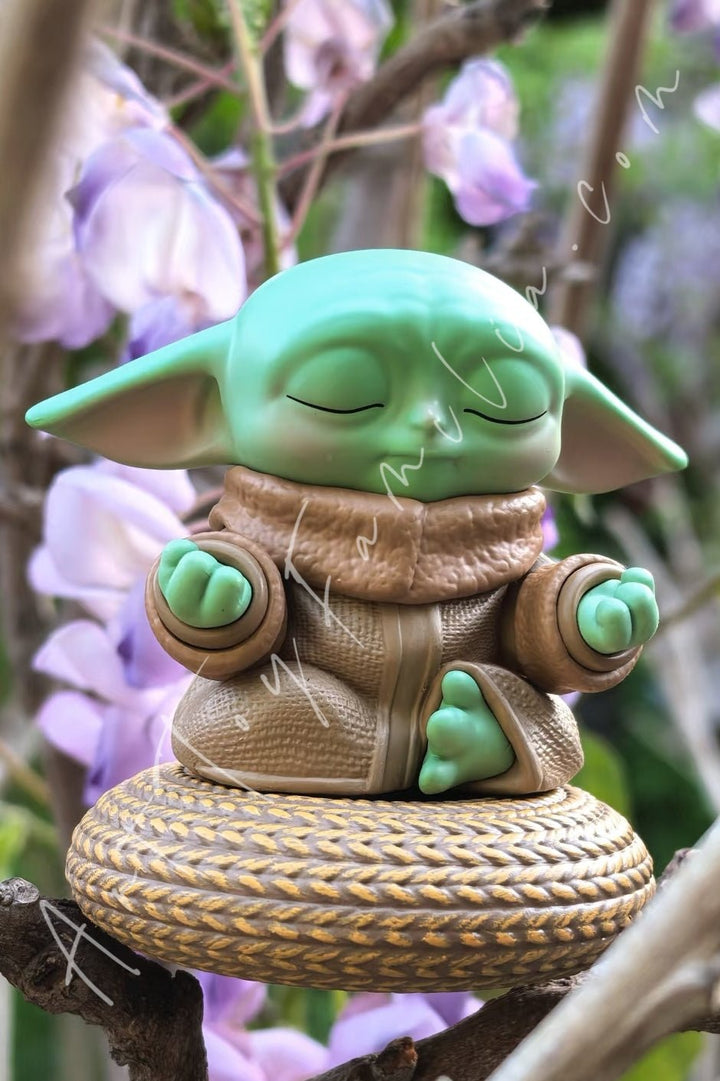POP MART - Star Wars Grogu Tiny But Mighty Series Force Meditation