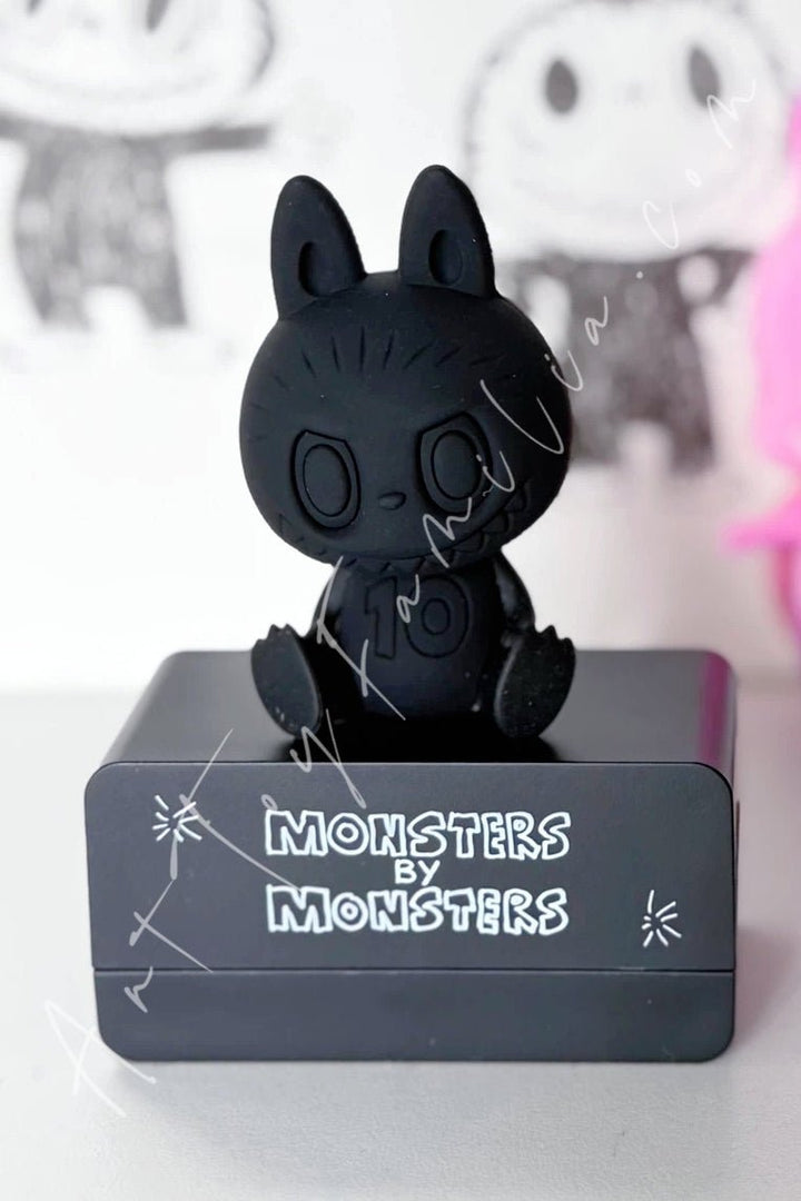 POP MART - The Monsters 10th Anniversary Series Fridge Magnet - 十周年系列冰箱贴 Labubu(Secret)