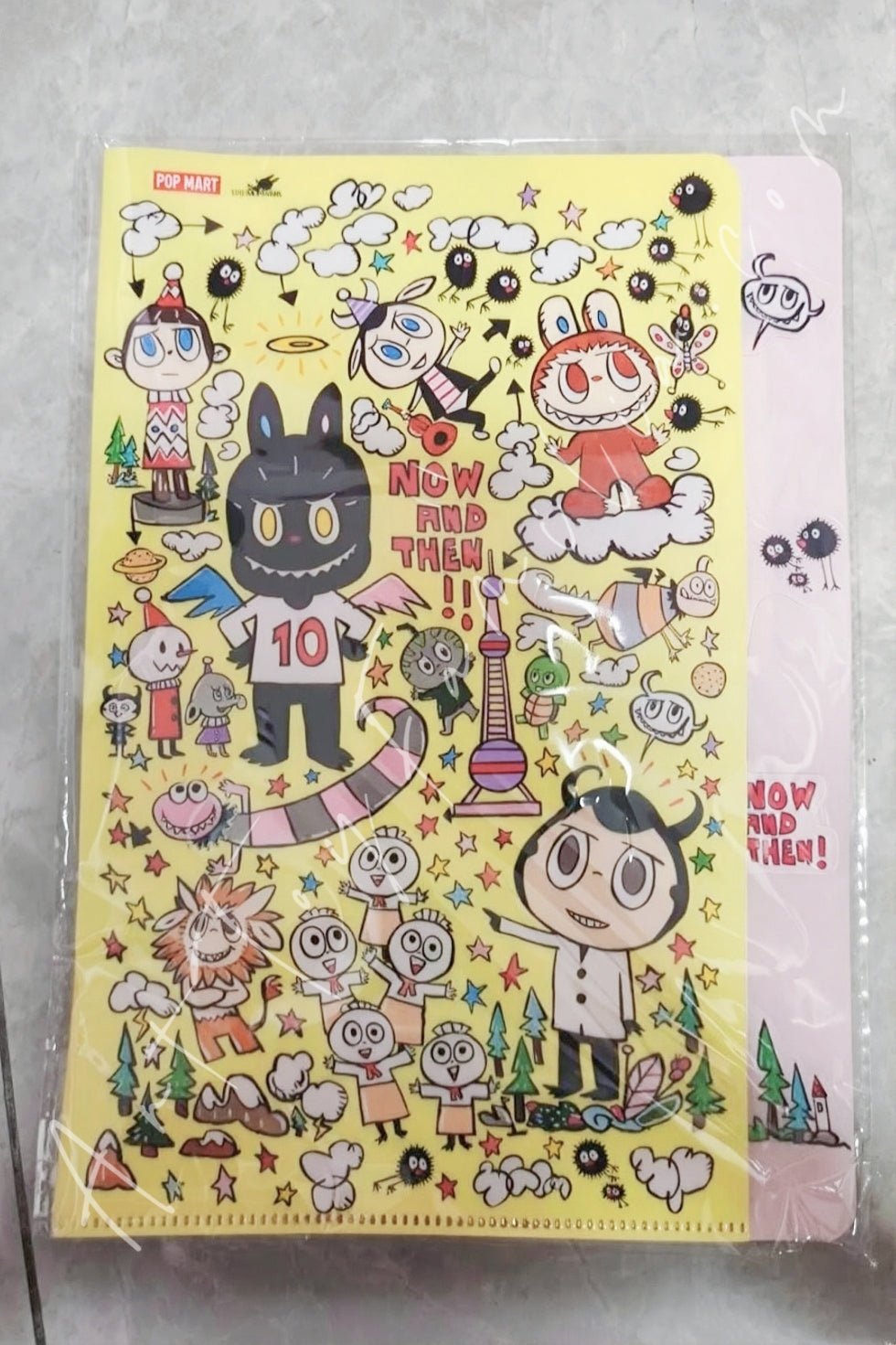 POP MART 10th Anniversary Tour Series Folder – Art Toy Familia