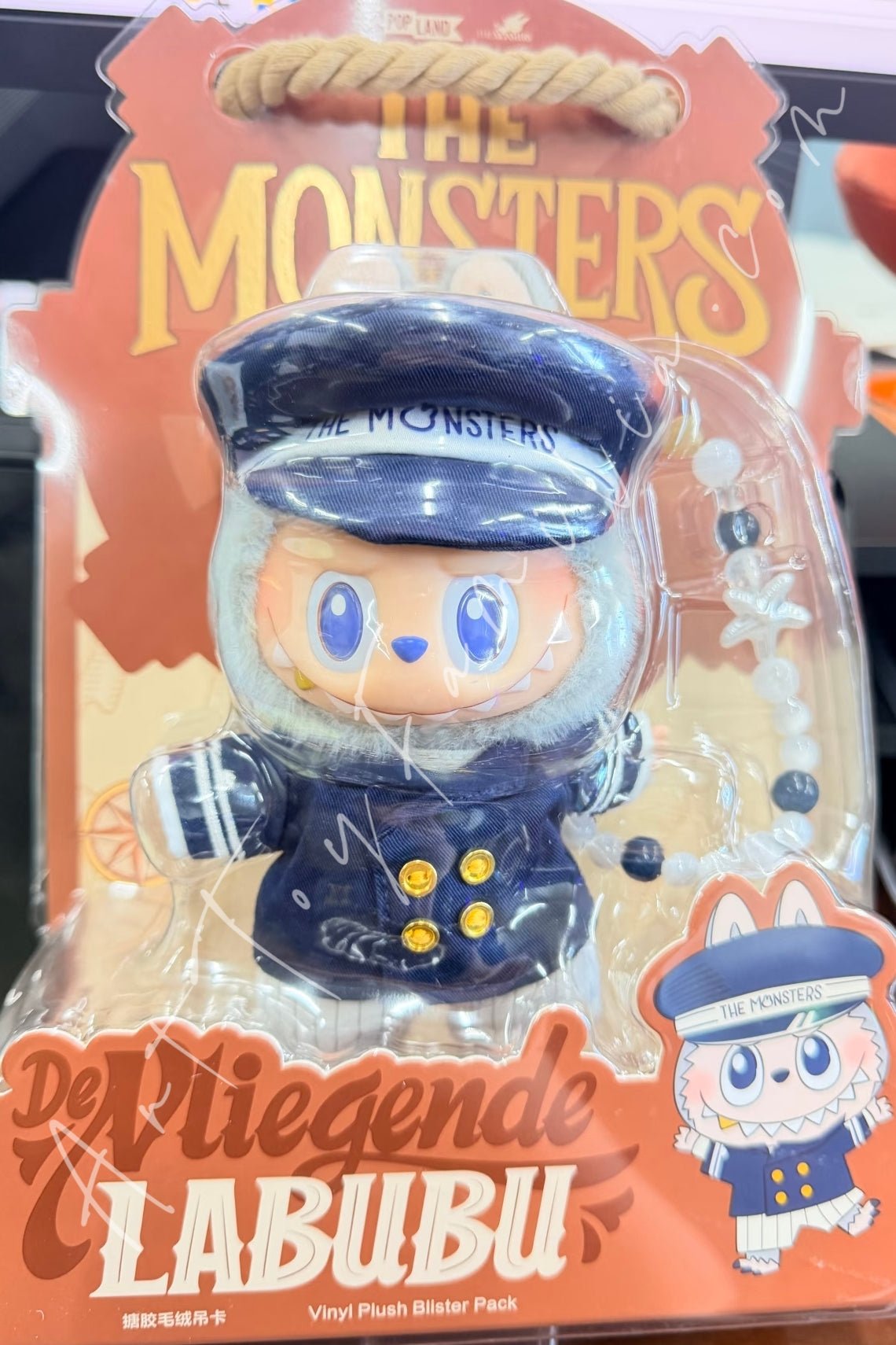 POPMART De Vliegende LABUBU Captainぬいぐるみ The Monsters De Vliegende Labubu Series Captain Vinyl Plush