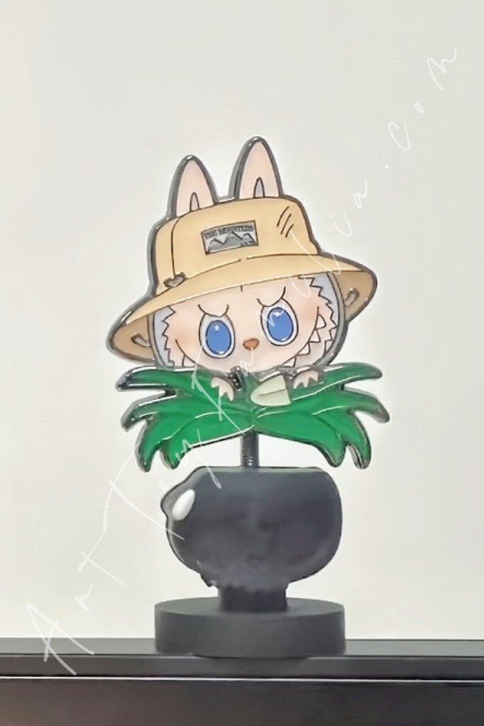 POP MART - The Monsters Labubu Fall in Wild Series Badge - 春天野在家系列徽章 Gardener(Secret) - 园丁