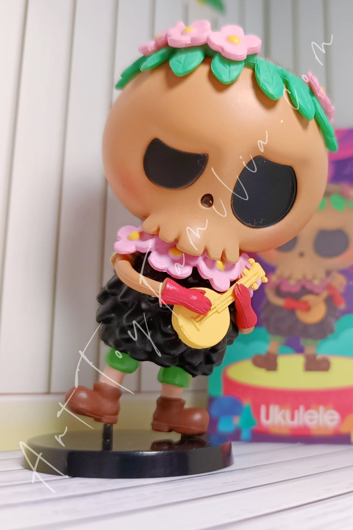 POP MART - The Monsters Labubu Forest Concert Series - 森林音乐会系列 Ukulele - 尤克里里