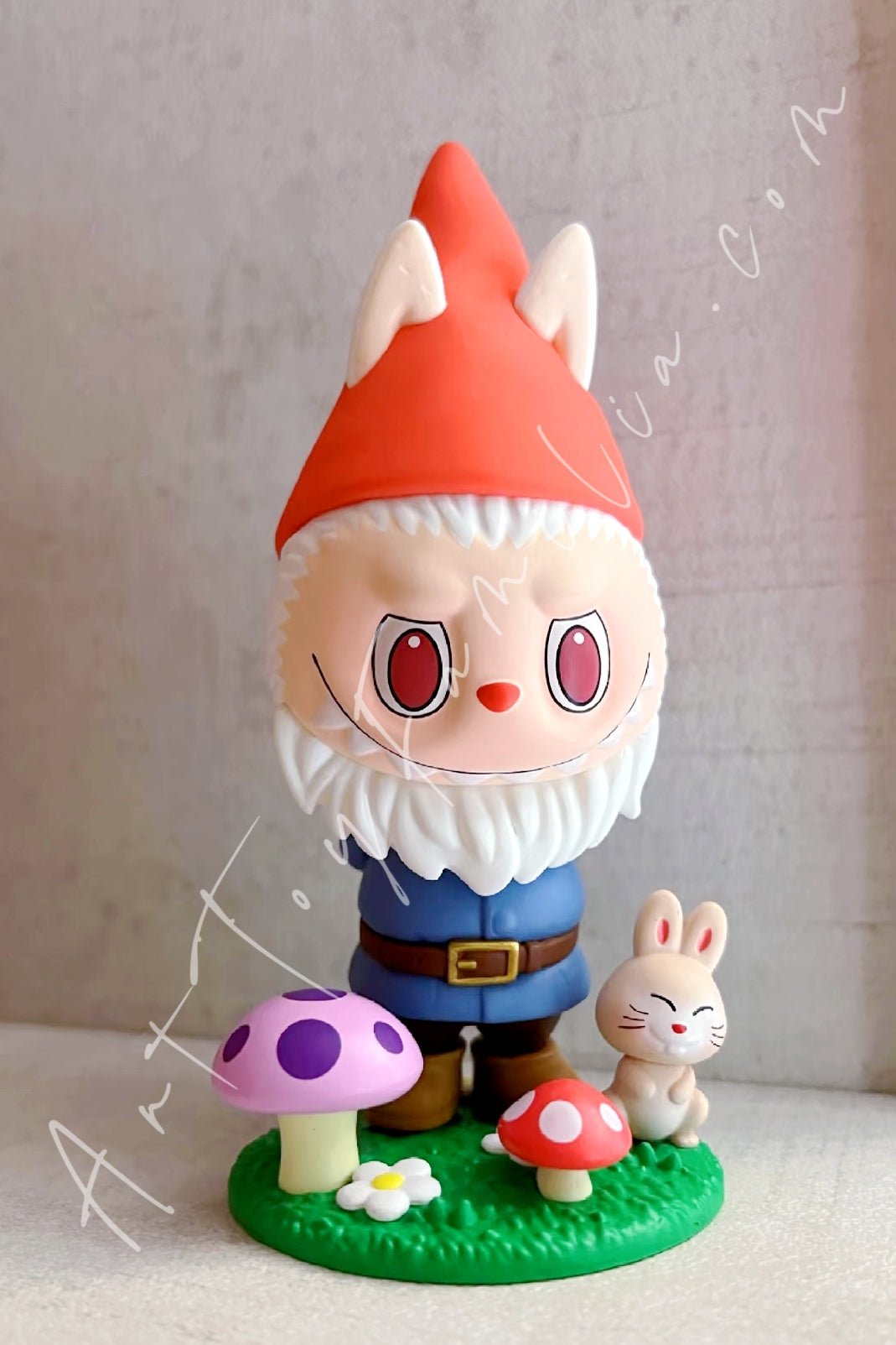 POP MART - The Monsters Labubu Gardener Dwarf Figurine - 园丁矮人吊卡