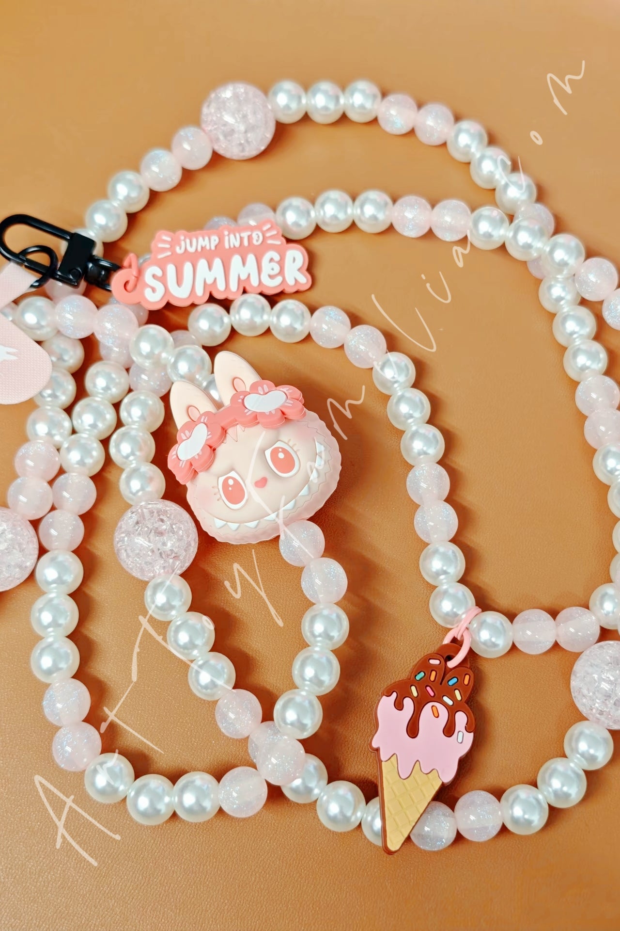 The Monsters Labubu Jump Into Summer Series Phone Charm - 晒晒夏日