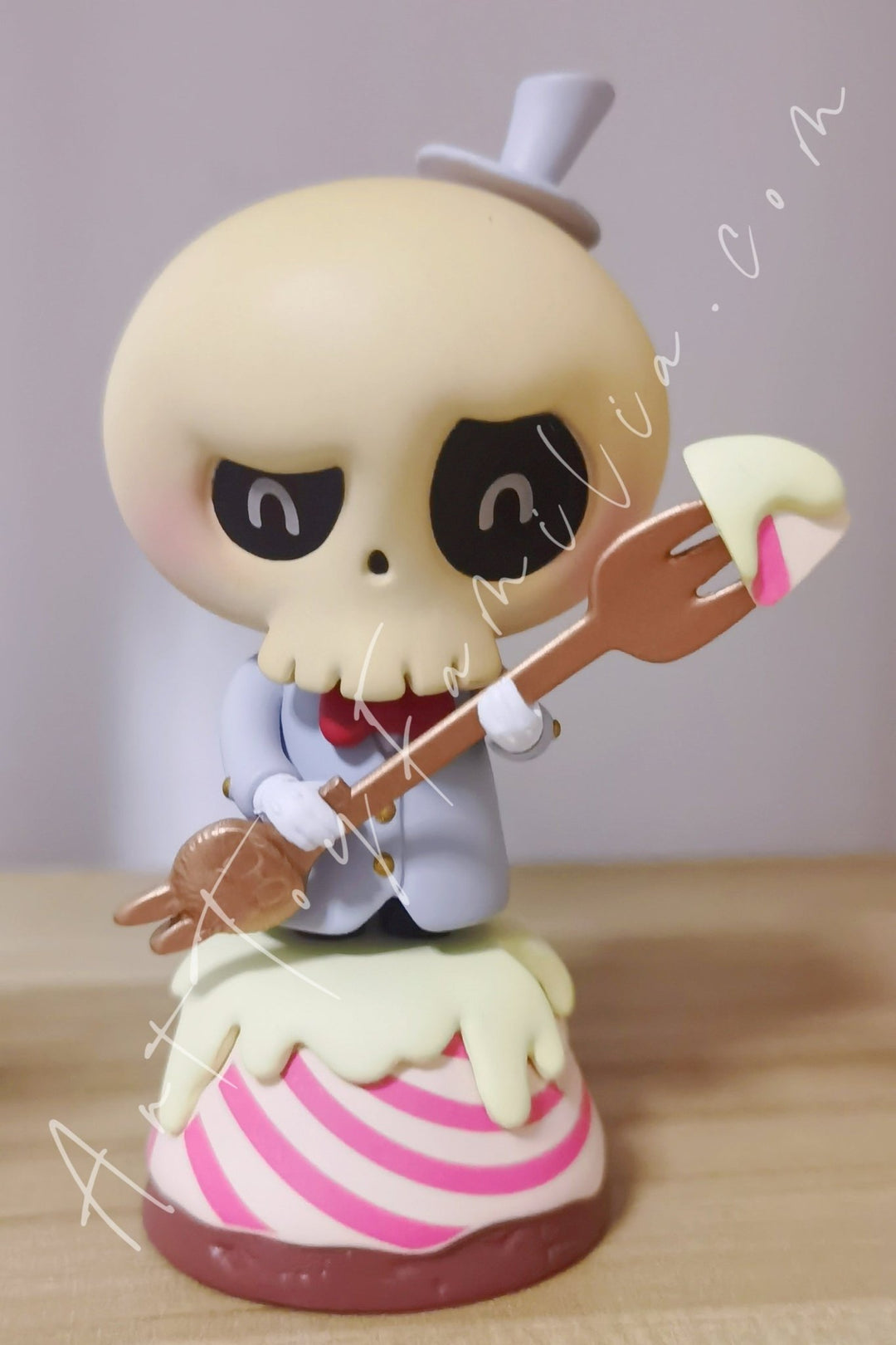 POP MART - The Monsters Labubu Patisseries Series - 精灵甜品系列 Ice Cream Pastry - 冰淇淋甜点