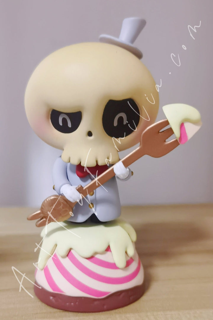 POP MART - The Monsters Labubu Patisseries Series - 精灵甜品系列 Ice Cream Pastry - 冰淇淋甜点