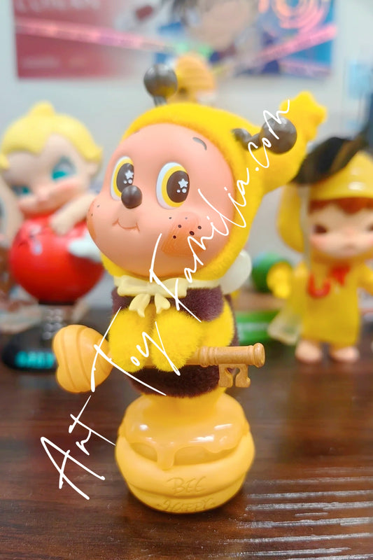 Popmart Twinkle Twinkle Bee Your Honey Figurine 1