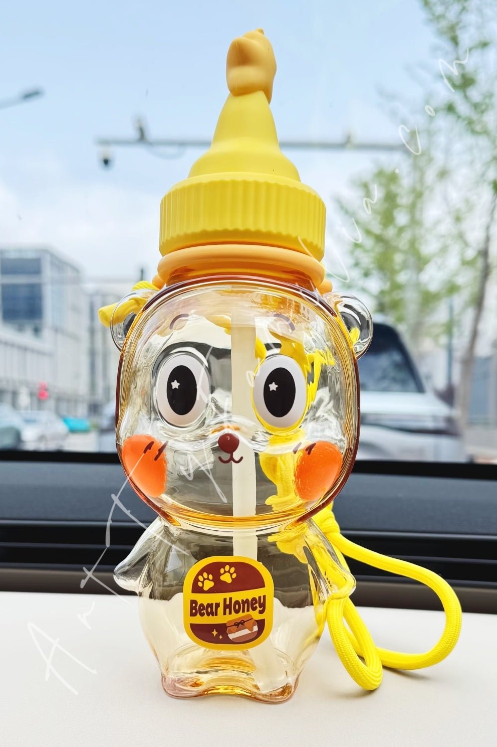 POP MART - Twinkle Twinkle Create Your Taste Series Tumbler Honey Bear Drink