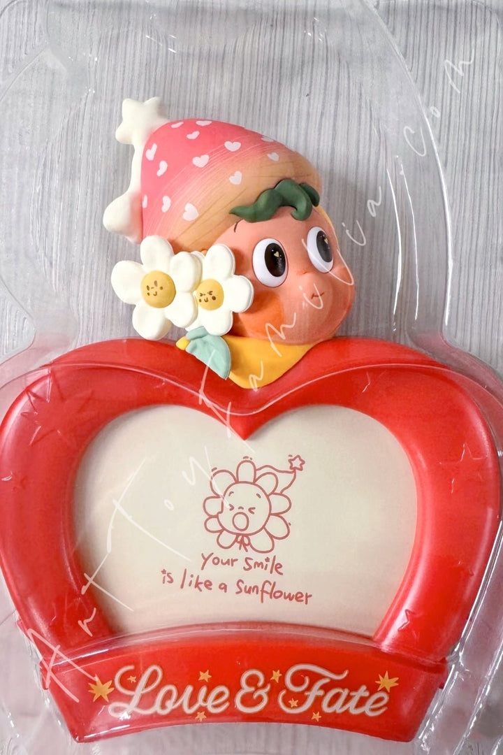 POP MART - Twinkle Twinkle Crush On You Series Photo Frame Fridge Magnet - 怦然星动系列相框冰箱贴 Blushing Moment - 倾心时刻