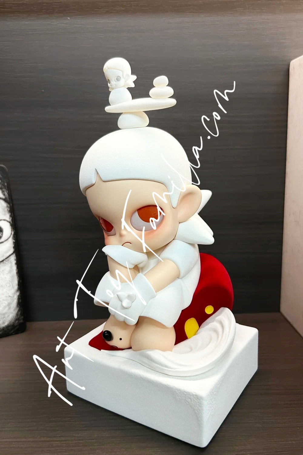 Popmart Zsiga Pondering Love Figurine