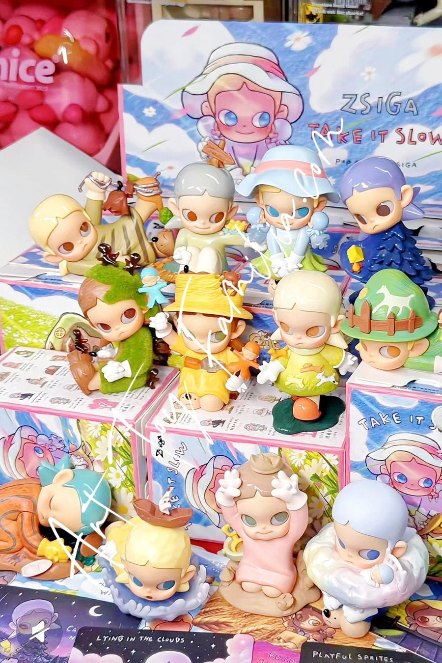 Zsiga Blind Boxes & Figures – Authentic POP MART – Art Toy Familia