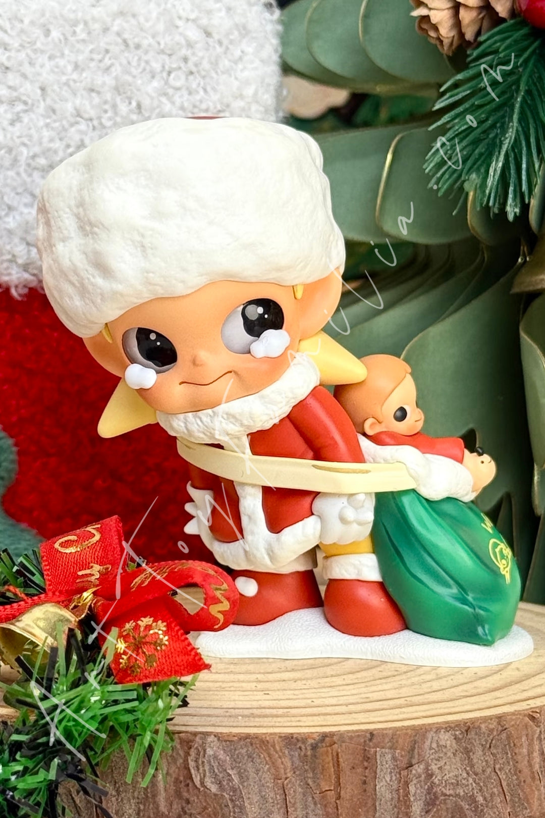 Popmart Zsiga The Winter Of Gifes Series Tug Presents